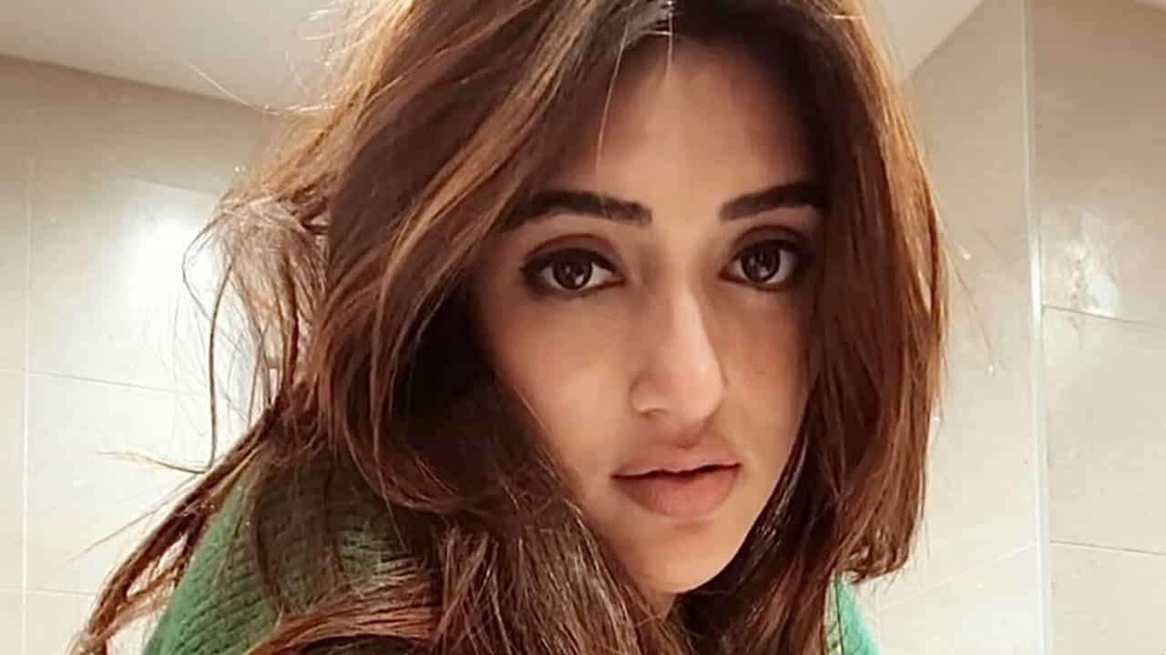 ఈ మూవీలో ఈ అమ్మడు గ్లామర్‌కు, డ్యాన్స్‌కు ఫ్యాన్స్ ఫిదా అయిపోయారు. ఇక ఈ మూవీ తర్వాత శ్రీలీలకు సరైన బ్లాక్ బస్టర్ హిట్ రాలేదనే చెప్పవచ్చు.