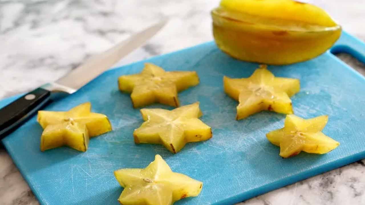 స్టార్ఫ్రూట్ పండ్లలో పొటాషియం ఎక్కువగా ఉంటుంది. ఇది రక్త సరఫరాను మెరుగుపరుస్తుంది. రక్త నాళాల్లోని అడ్డంకులను ,హైబీపీ ని తగ్గిస్తుంది. గుండె ఆరోగ్యం మెరుగుపడుతుంది. ర్ట్ ఎటాక్ రాకుండా చూడటానికి సహాయం చేస్తుంది. నాడీ మండల వ్యవస్థ కూడా మెరుగుపడుతుంది, నరాల బలహీనత తగ్గుతుంది. మెడ, భుజం నొప్పి నుండి ఉపశమనం లభిస్తుంది.