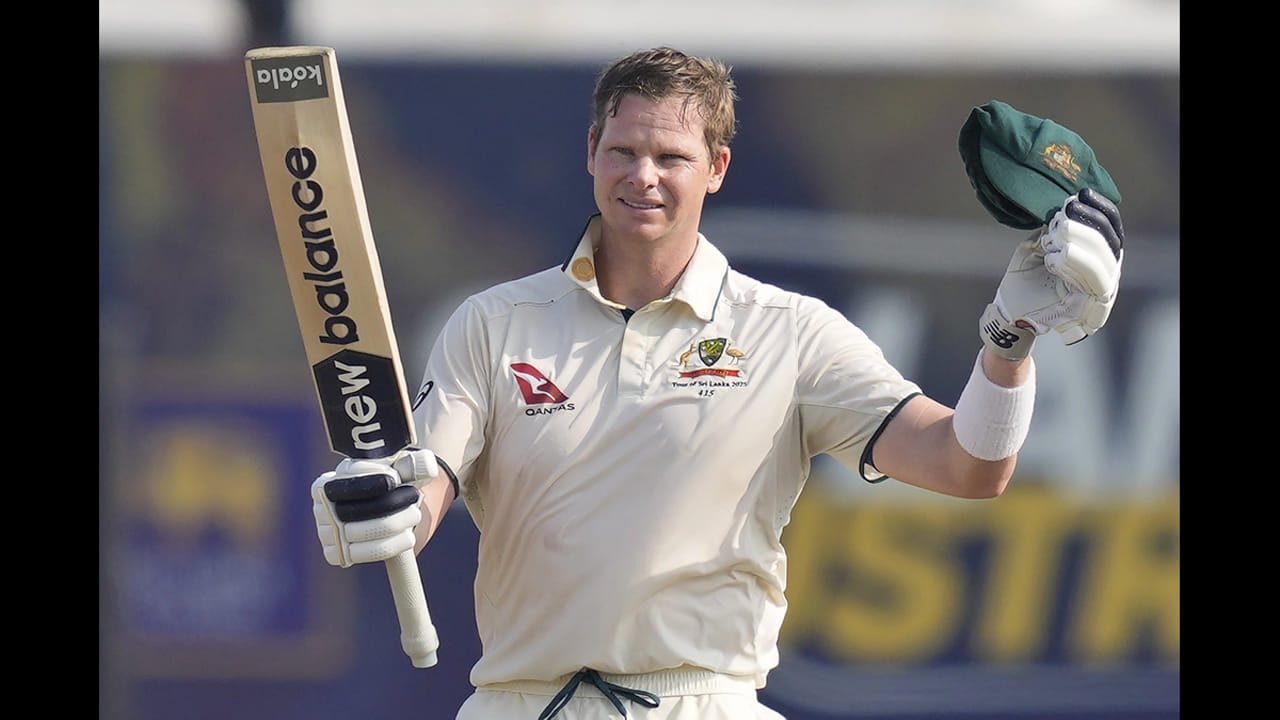  ఇప్పుడు శ్రీలంక మాజీ లెజెండరీ వికెట్ కీపర్ బ్యాట్స్‌మన్ కుమార్ సంగక్కరను స్టీవ్ స్మిత్ వదిలిపెట్టాడు. సంగక్కర టెస్ట్ క్రికెట్‌లో 210 ఇన్నింగ్స్‌లలో 36 సెంచరీల మైలురాయిని సాధించాడు. అతను సచిన్ టెండూల్కర్ కంటే ముందున్నాడు. 