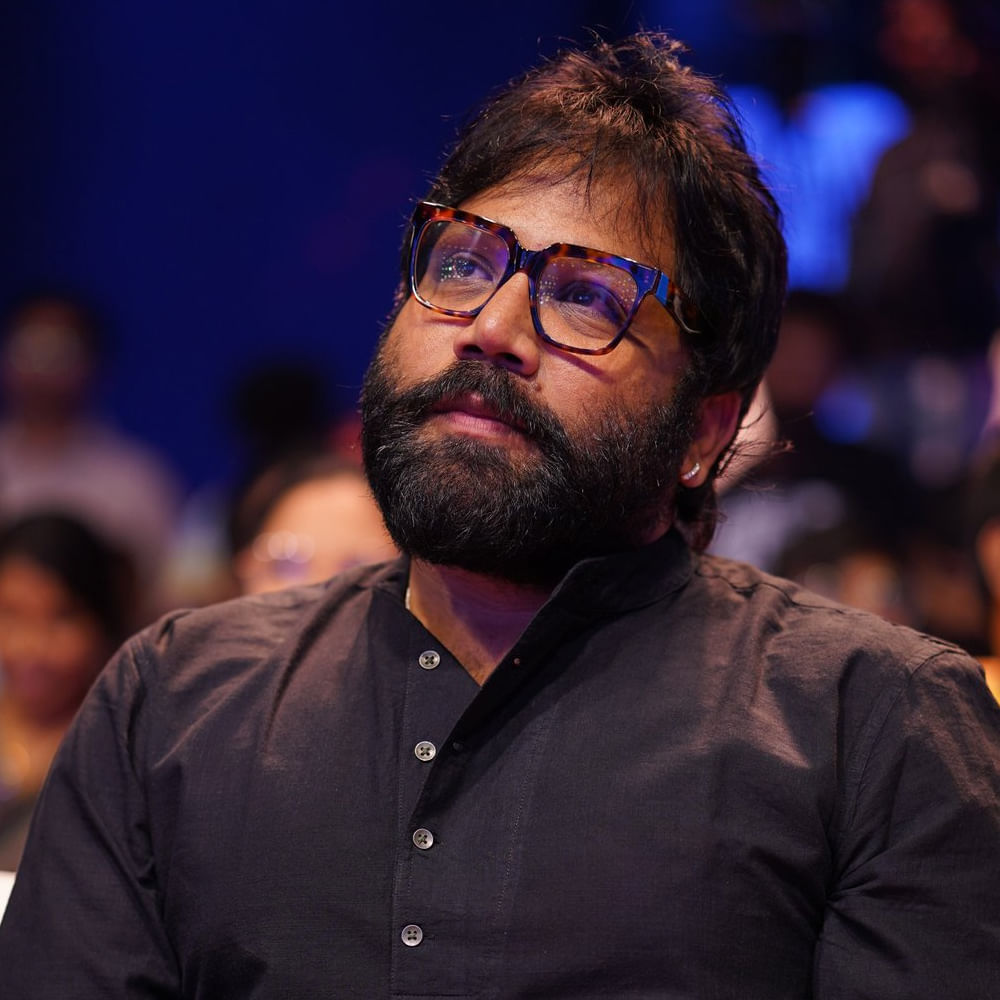 అందుకే మిగిలిన సినిమాలన్నిటినీ కంప్లీట్‌ చేశాకే, నా సినిమాకు రండి అని స్ట్రాంగ్ గానే చెప్పేస్తున్నారట. సో, ఇప్పుడున్న పరిస్థితుల్లో ప్రభాస్‌.. సందీప్‌ సినిమా షూటింగ్‌కి వెళ్తే రాజా సాబ్‌, ఫౌజీ ప్రమోషన్లకు హాజరు కావడం కుదరదు. 