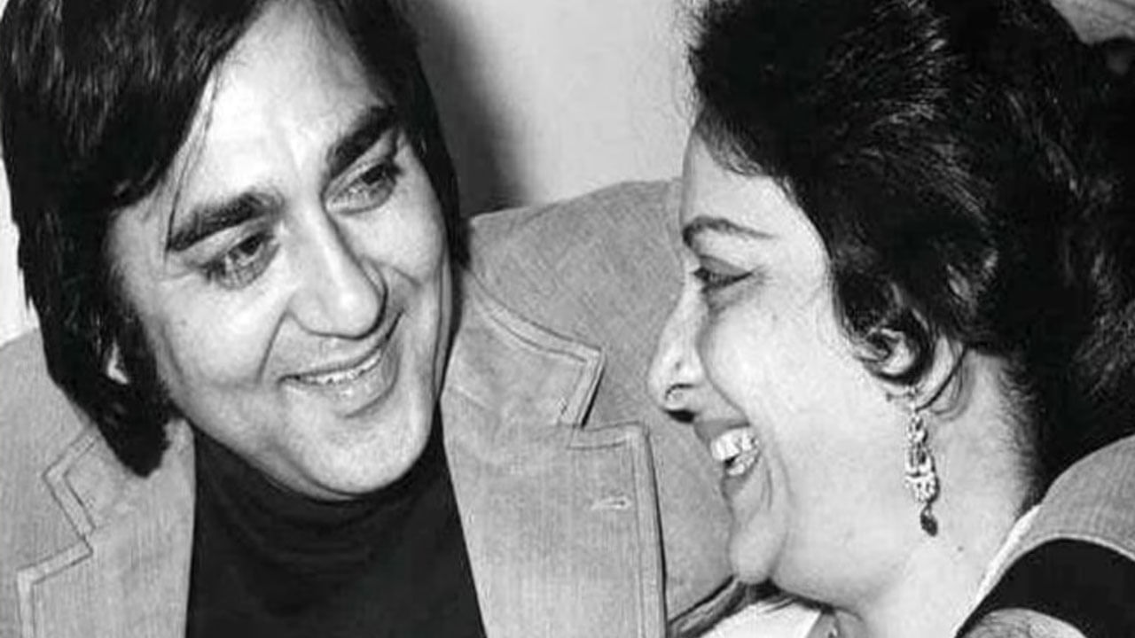 అంతే కాకుండా ఆమెను కాపాడే క్రమంలో ఆయనకు చాలా గాయాలు అయ్యాయి. ముఖం కాలిపోయిందంట. దీంతో ఆమె దగ్గరుండి మరి సునీల్ దత్ను చూసుకోవడమే కాకుండా సపర్యలు కూడా చేసిందంట. అలా వీరి పరిచయం, ప్రేమ, మూడు ముళ్లతో ముడిపడిందంట. ప్రస్తుతం ఈ న్యూస్ నెట్టింట తెగ వైరల్ అవుతోంది.