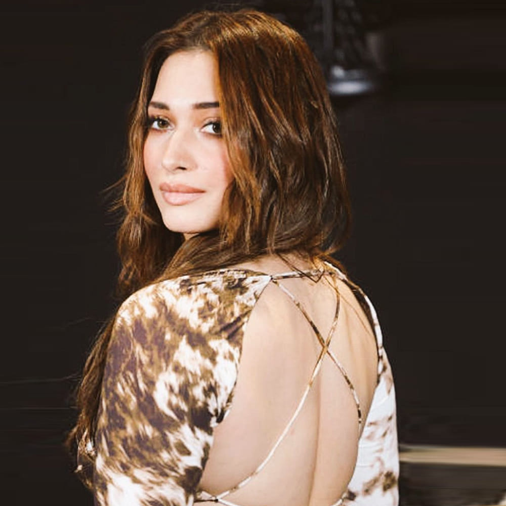 రీసెంట్‌ టైమ్స్ లో భారీగా చెప్పుకోదగ్గ హిట్స్ లేవు తమన్నా ఖాతాలో. అందుకే ఈ లేడీ ఓరియంటెడ్‌ ప్రాజెక్ట్ మీద ఫస్ట్ నుంచీ హోప్స్ పెట్టుకున్నారు. సినిమా స్టార్టింగ్‌ నుంచీ శివశక్తిగా మిల్కీ బ్యూటీ తనను తాను పోట్రే చేస్తున్న విధానం కూడా టాక్‌ ఆఫ్‌ ది ఇండస్ట్రీ అవుతోంది. 