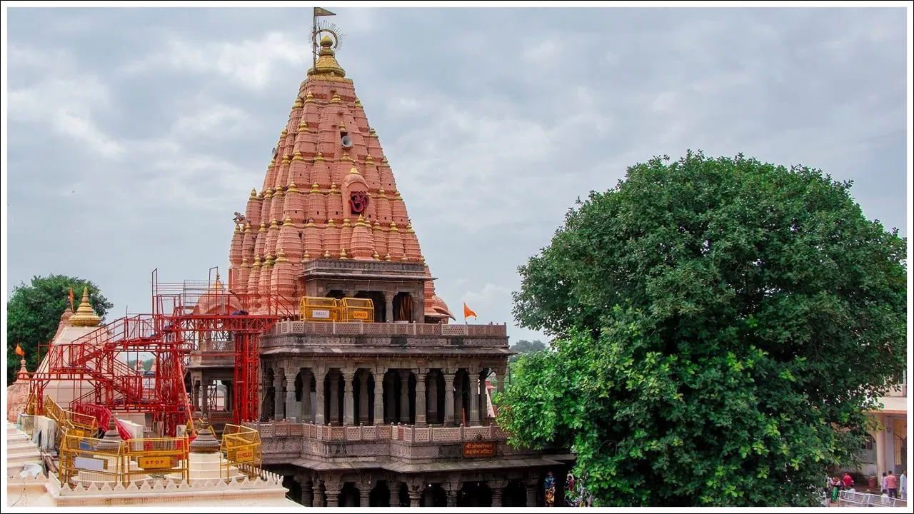 మధ్యప్రదేశ్‌లోని మహాకాళేశ్వర్ జ్యోతిర్లింగ ఆలయ ఆస్తులు రూ.850 కోట్లుగా అంచనా వేశారు. ఈ ఆలయానికి 2024లోనే 165 కోట్ల వరకు విరాళాలు వచ్చాయి.