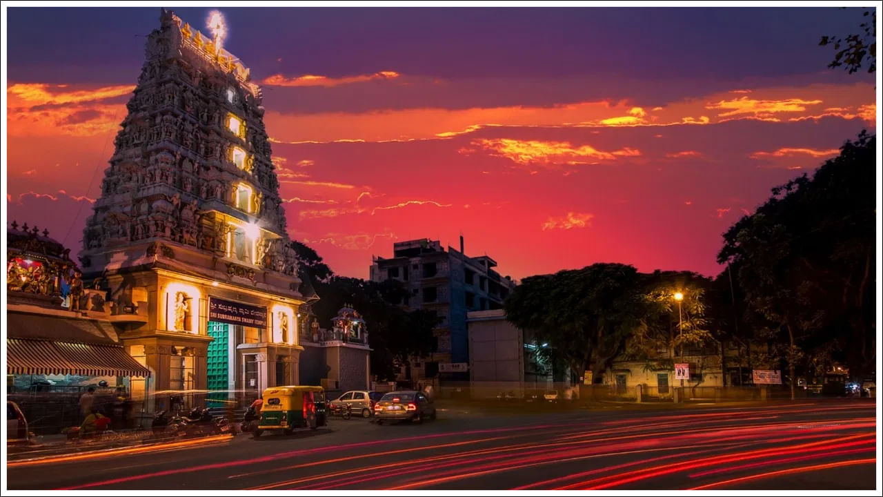 తమిళనాడులోని శ్రీ అరుళ్మిగు రామనాథస్వామి ఆలయానికి సమీపంలో దాదాపు 15 ఎకరాల భూమి ఉంది.