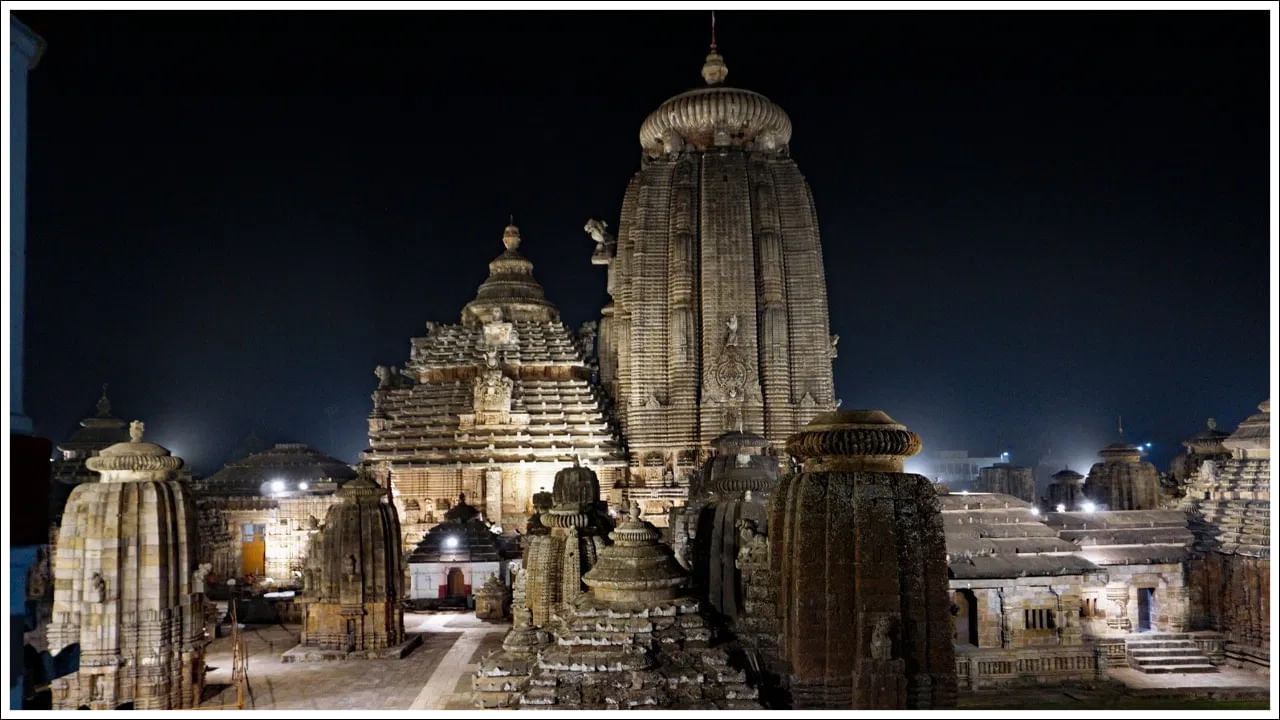 భువనేశ్వర్‌లోని లింగరాజ ఆలయానికి సమీపంలో 1,524 ఎకరాల భూమి ఉంది. దీని విలువ దాదాపు 762 కోట్ల రూపాయల వరకు ఉంటుందని అంచనా.