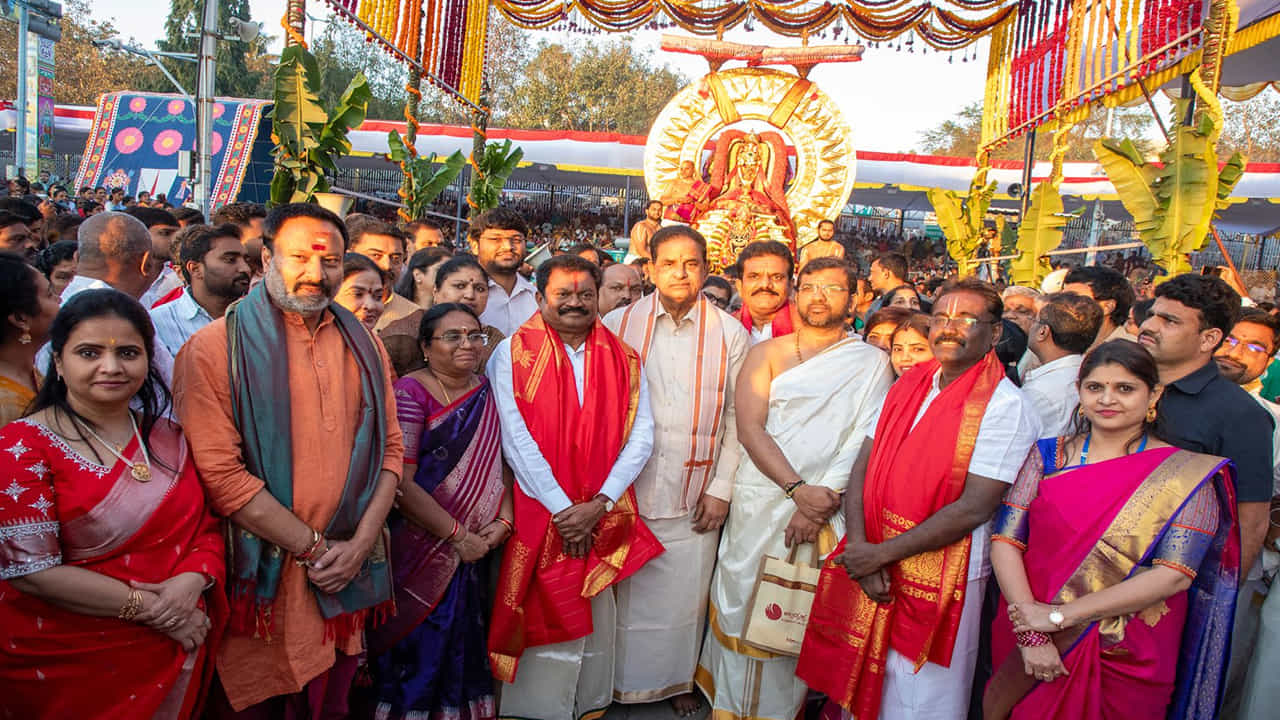 పారిశుద్ధ్యంపై ప్రత్యేక శ్రద్ధ చూపి న సిబ్బంది ప్రశంసలు అందుకుంది. శ్రీవారి సేవకులు అవిశ్రాంతంగా సేవలు అందించారన్న అభిప్రాయాన్ని టిటిడి ఛైర్మన్, ఈవో, అదనపు ఈవో ముందు భక్తులు వ్యక్తం చేశారు.