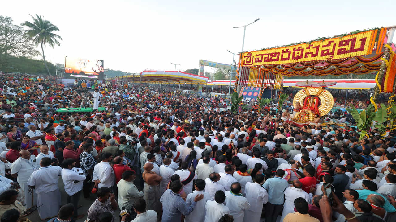 ఫిబ్రవరి 4 రథ సప్తమి సందర్భంగా తిరుమల స్వామివారికి ఉదయం తోమాల, కొలువు, సహస్రనామార్చన నిర్వహించారు. ఆ తర్వాత సూర్యప్రభ, చిన్నశేష, గరుడ, హనుమ, కల్పవృక్ష, సర్వభూపాల, చంద్రప్రభ వాహనాలపై ఊరేగి అనుగ్రహించారు. అర్ధ బ్రహ్మోత్సవంగా మినీ బ్రహ్మోత్సవం గా పరిగణించే ఒక రోజు బ్రహ్మోత్సవం విజయవంతంగా టీటీడీ నిర్వహించింది. గత 460 ఏళ్లుగా తిరుమలలో రథసప్తమి నిర్వహిస్తున్నారు.