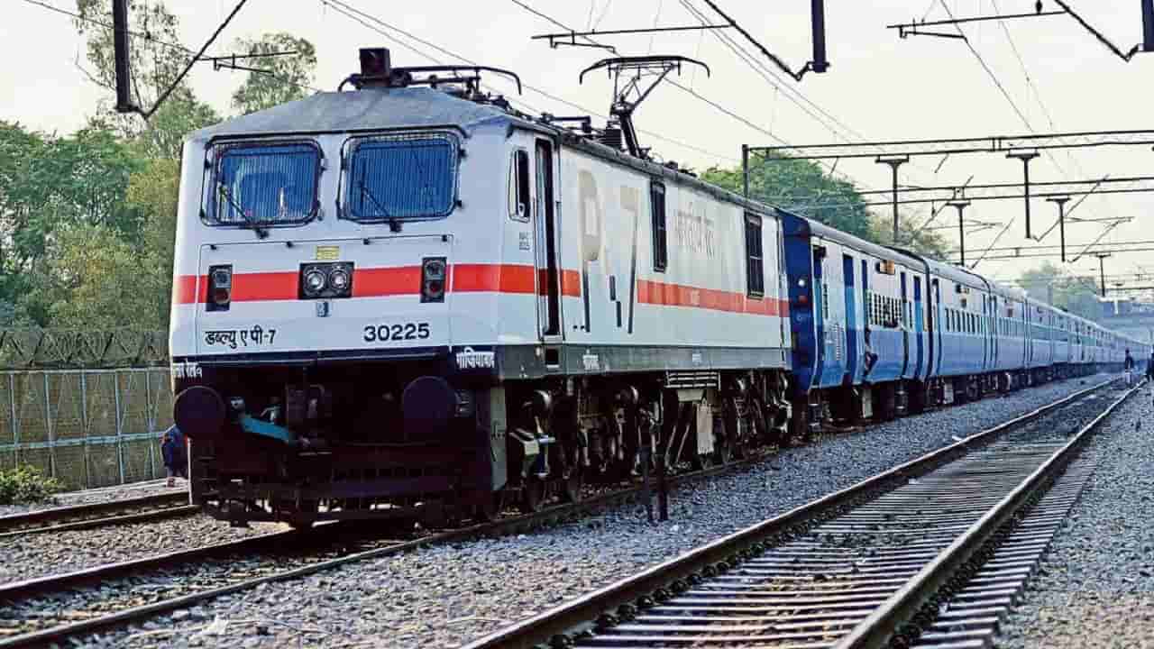 Tatkal Tickets: సింపుల్ ట్రిక్స్‌తో తత్కాల్ టిక్కెట్స్ బుకింగ్.. ఆ ఒక్క విషయమే ముఖ్యం