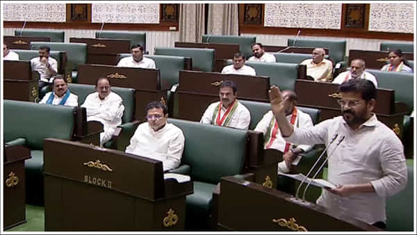Telangana Caste Census Survey: రాజుకున్న కులగణన చిచ్చు.. రేవంత్ సర్కార్పై ప్రతిపక్షాలు, బీసీ సంఘాల ఫైర్!