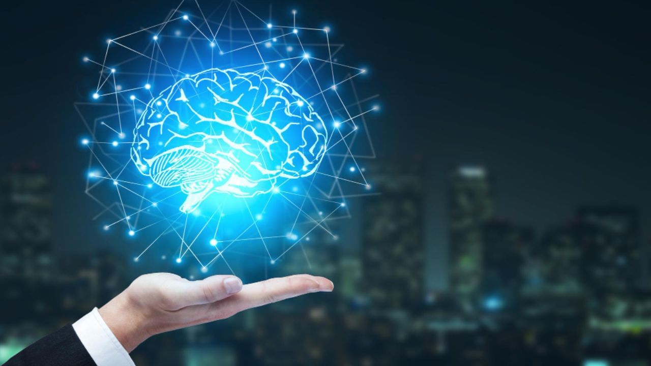 గుర్తుంచుకోవాలనుకున్న సమాచారాన్ని మళ్లీ చదవడం లేదా రాయడం ద్వారా జ్ఞాపకశక్తిని బలోపేతం చేయవచ్చు. పునరావృతం చేయడం వల్ల మెదడులోని కనెక్షన్లు బలపడతాయి.