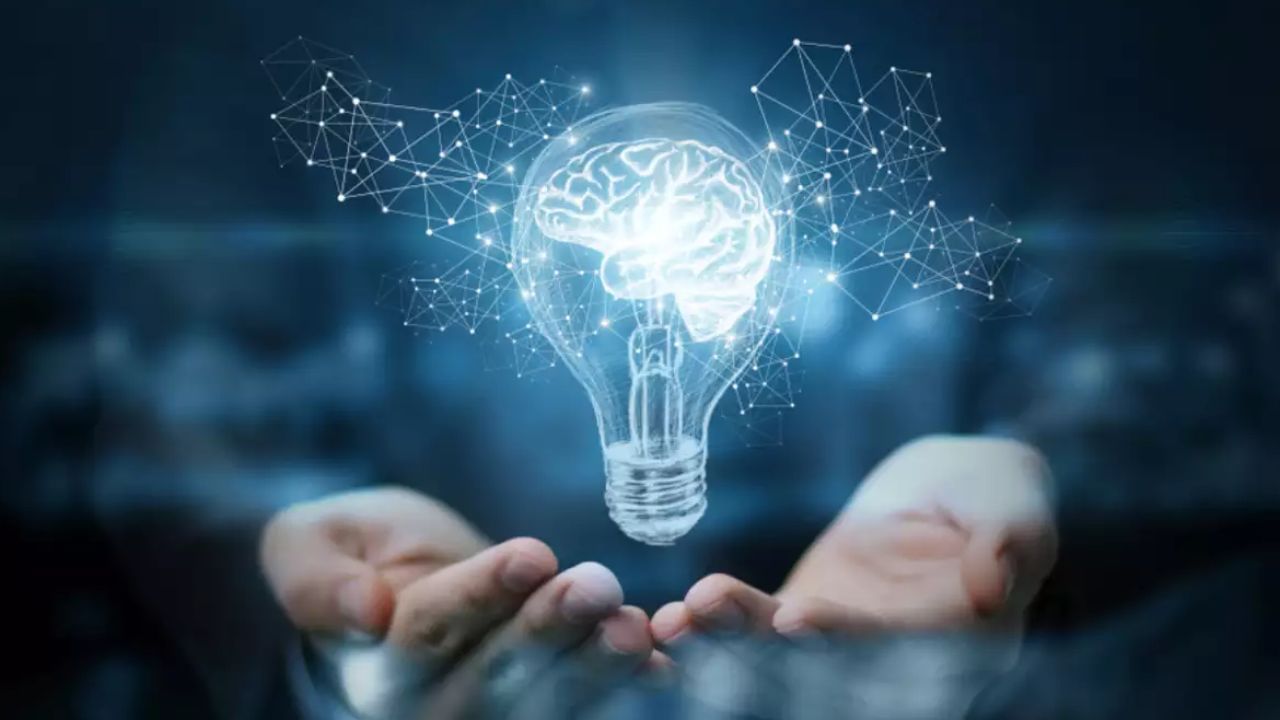 ఎక్రోనింస్ లేదా గుర్తుంచుకోదగిన పదబంధాలు ఉపయోగించడం ద్వారా సమాచారాన్ని సులభంగా గుర్తుంచుకోవచ్చు. ఇలాంటి ఉపాయాలు సమాచారాన్ని సులభంగా గుర్తుపెట్టుకోవడానికి సహాయపడతాయి. ఈ చిట్కాలను పాటించడం ద్వారా మీ జ్ఞాపకశక్తిని మెరుగుపరుచుకోవచ్చు. 