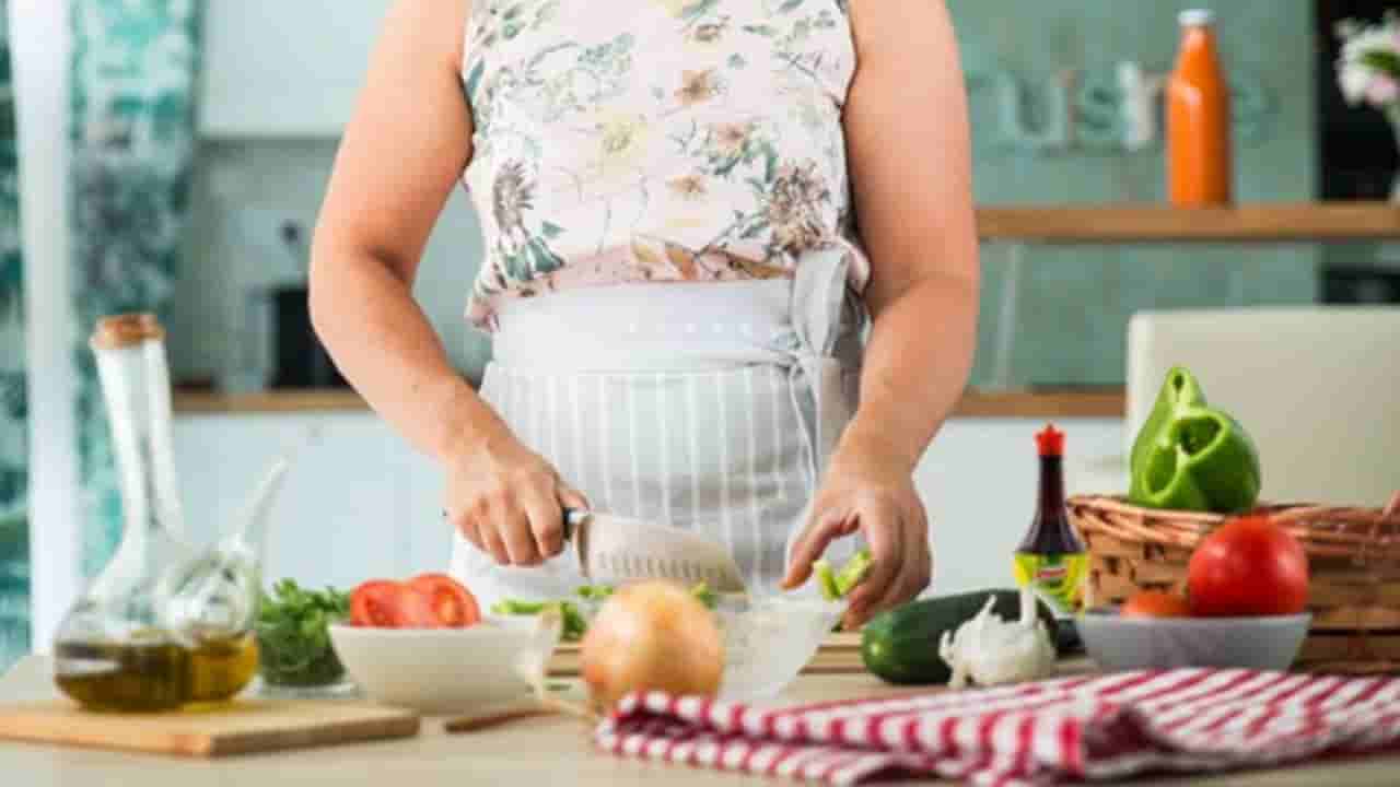 Kitchen Hacks: ఇంటిపనుల్లో ఇలా టైం సేవ్ చేసుకోండి..! ఈ సింపుల్ చిట్కాలు మీకు చాలా ఉపయోగపడతాయి..!