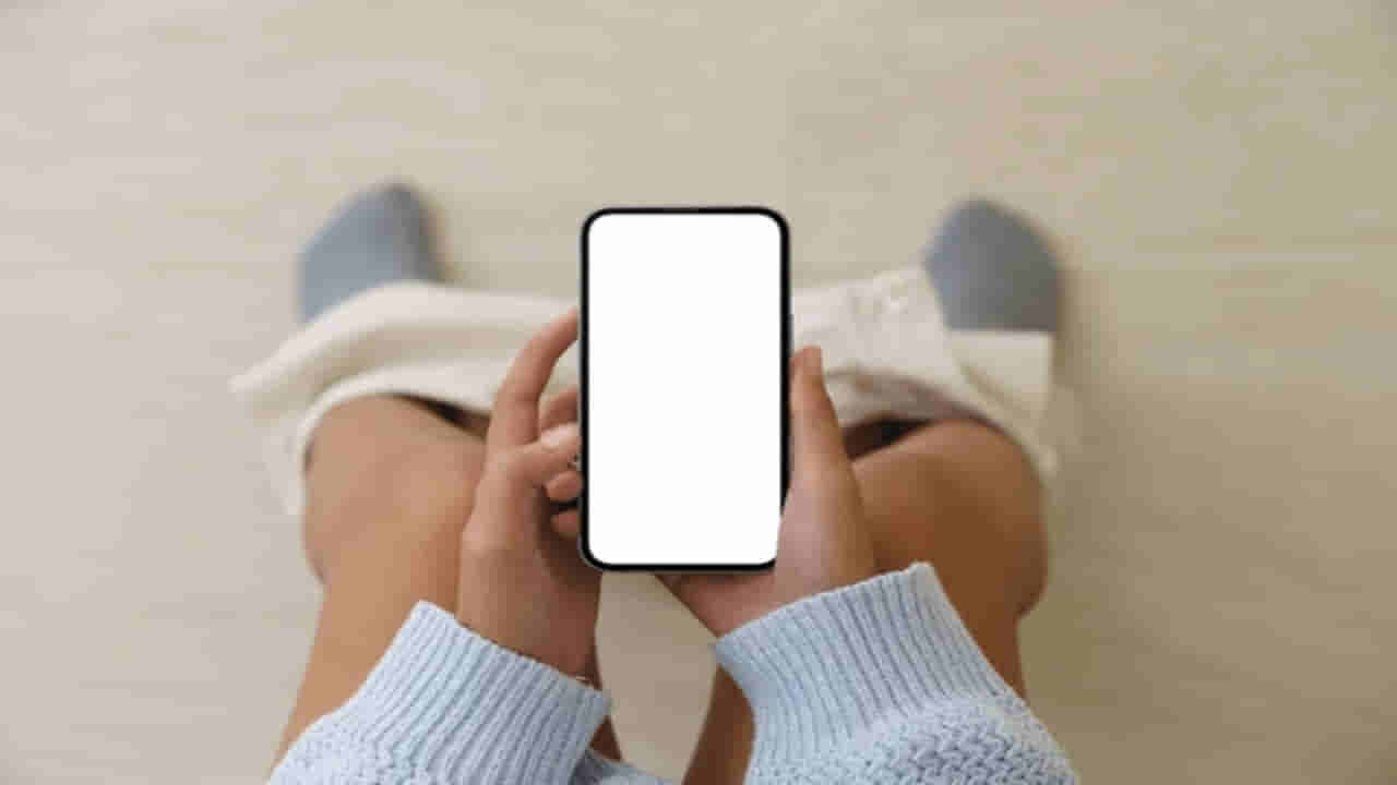 బాత్రూంలో ఫోన్ వాడుతున్నారా.. ఈ భయంకర వ్యాధి లక్షణాలు మీకున్నాయా?