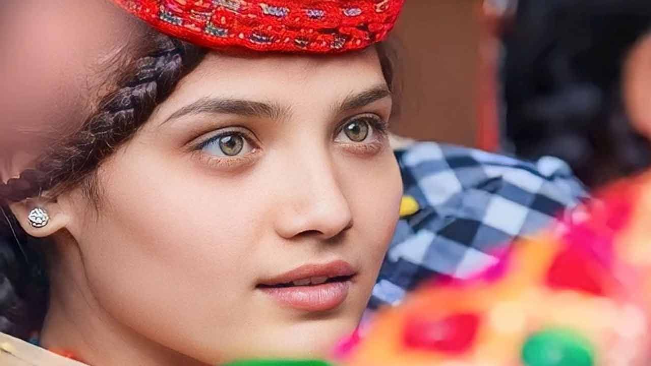 వీళ్లు ప్రపంచంలోనే అందమైన మహిళలు..! పీరియడ్స్‌ టైమ్‌లో ఊరి బయట గుడిసెలో బతుకులు...ఎక్కడంటే..