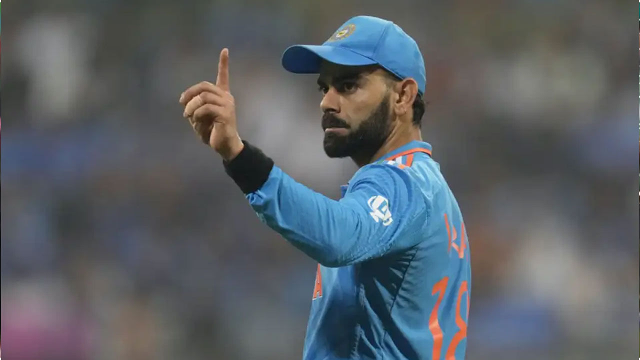 ఛాంపియన్స్ ట్రోఫీలో విరాట్ కోహ్లీ బ్యాట్ బాగా రాణిస్తే, అతను తన పేరు మీద కొన్ని భారీ రికార్డులు కూడా సృష్టించగలడు. ఛాంపియన్స్ ట్రోఫీలో కోహ్లీ బద్దలు కొట్టగల మూడు భారీ రికార్డుల గురించి ఓసారి తెలుసుకుందాం..