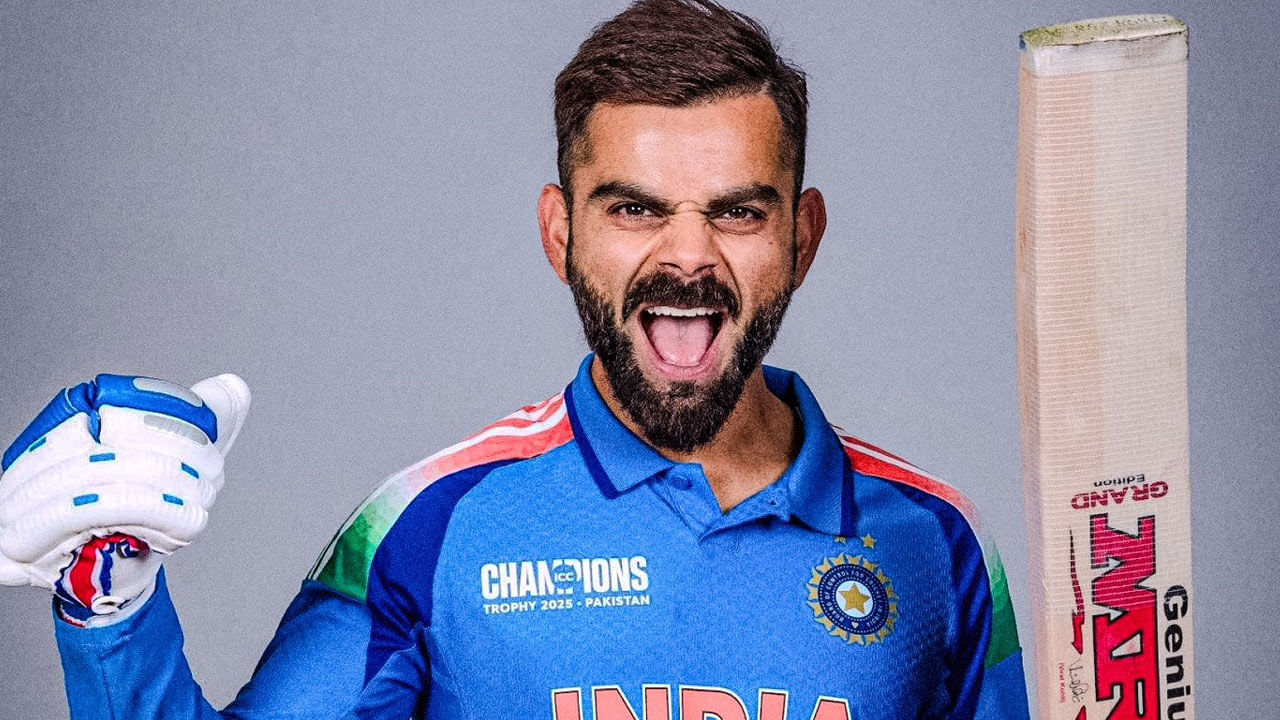 1. ఛాంపియన్స్ ట్రోఫీలో అత్యధిక హాఫ్ సెంచరీలు: ఛాంపియన్స్ ట్రోఫీలో అత్యధిక అర్ధ సెంచరీలు చేసిన బ్యాట్స్మన్గా కూడా విరాట్ కోహ్లీ నిలిచే అవకాశం ఉంది. ఛాంపియన్స్ ట్రోఫీలో భారత్ తరపున కోహ్లీ ఇప్పటివరకు 5 అర్ధ సెంచరీలు సాధించాడు. అతను కనీసం రెండు హాఫ్ సెంచరీలు సాధిస్తే, ఛాంపియన్స్ ట్రోఫీలో అత్యధిక హాఫ్ సెంచరీలు చేసిన రాహుల్ ద్రవిడ్ రికార్డును బద్దలు కొడతాడు. ద్రవిడ్ 19 మ్యాచ్ల్లో 6 అర్ధ సెంచరీలు సాధించాడు.