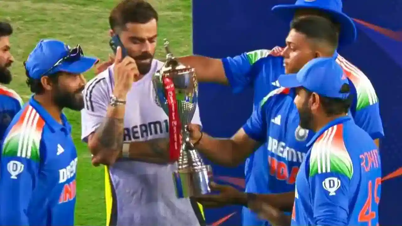 Video: ఇది నేనెప్పుడూ చూడల! ట్రోఫీ సెలెబ్రేషన్స్ లో కోహ్లీ అలా ఎందుకు చేశాడో..మీరే చూడండి