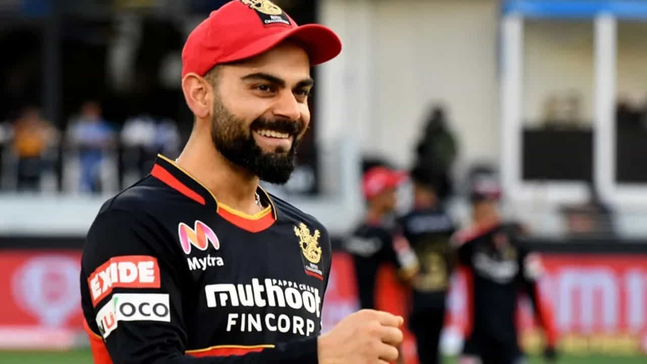 ఇంగ్లాండ్‌తో జరిగిన రెండో వన్డేలో సురేష్ రైనా కామెంటరీ బాక్స్‌లో కనిపించాడు. ఈ సమయంలో విరాట్ కోహ్లీ, ఫిల్ సాల్ట్ మైదానంలో సంభాషణ జరుపుతున్నట్లు కనిపించింది. ఇంగ్లాండ్ ఆటగాడు RCB కెప్టెన్‌ను తారుమారు చేస్తున్నాడంటూ రైనా చెప్పుకొచ్చాడు.