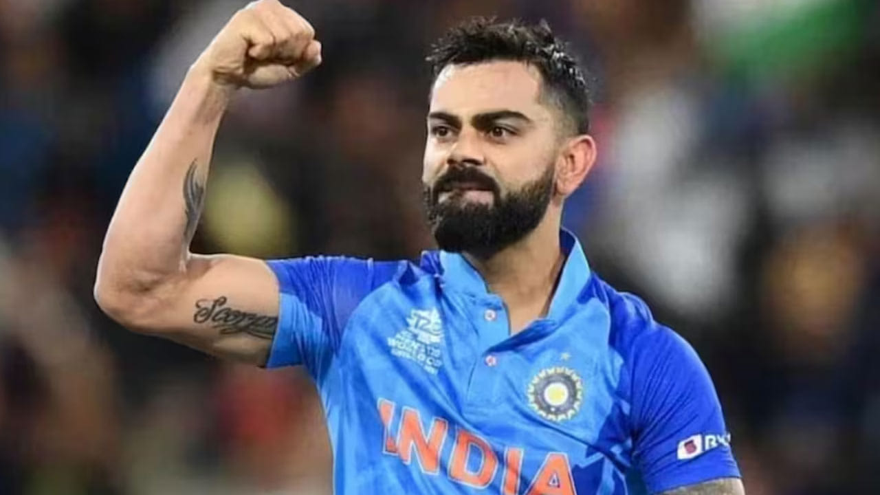 Virat Kohli Takes 157th Catch: ప్రతి భారత అభిమాని టీం ఇండియా స్టార్ బ్యాట్స్‌మన్ విరాట్ కోహ్లీ బ్యాట్ నుంచి పరుగులు ఆశిస్తున్నారు. తన అద్భుతమైన బ్యాటింగ్‌తో ఎన్నో రికార్డులు సృష్టించిన విరాట్, ఈ మధ్య బ్యాటింగ్‌లో ప్రత్యేకంగా ఏమీ చేయడం లేదు. కానీ, ఏదో ఒక రికార్డు సృష్టిస్తూనే ఉన్నాడు. 2025 ఛాంపియన్స్ ట్రోఫీలో పాకిస్థాన్‌తో జరిగిన మ్యాచ్‌లో కూడా కోహ్లీ తన బ్యాటింగ్ నైపుణ్యాన్ని చూపించే ముందు రికార్డు సృష్టించాడు. ఈ మ్యాచ్‌లో అత్యధిక క్యాచ్‌లు పట్టిన భారత క్రికెటర్‌గా ప్రత్యేక రికార్డు సృష్టించాడు.