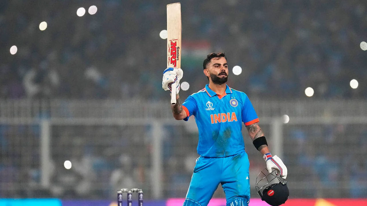 ఆస్ట్రేలియా పర్యటనలో విరాట్ కోహ్లీ తన ప్రదర్శనతో నిరాశ చెందాడు. అక్కడ అతను మొదటి టెస్ట్లో సెంచరీ చేశాడు. కానీ, ఆ తర్వాత అతను తదుపరి 8 ఇన్నింగ్స్లలో కేవలం 90 పరుగులు మాత్రమే చేశాడు. సిరీస్లో అతని సగటు 23.75గా ఉంది. ఈ సమయంలో, కోహ్లీ మళ్ళీ టెస్ట్ క్రికెట్ ఆడతాడా అని చాలా మంది ప్రశ్నలు లేవనెత్తారు. కానీ, ఇప్పుడు అతను తన సెంచరీతో జట్టులో తన స్థానాన్ని నిలబెట్టుకోగలడని నిరూపించాడు.