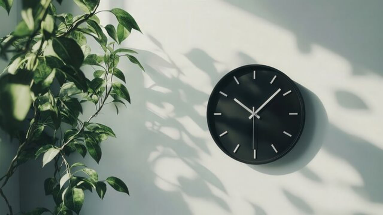 Wall Clock: ఆగిన గడియారం ఇంట్లో పెట్టుకుంటే ఇంత డేంజరా.. ఎవరూ చెప్పని సీక్రెట్స్ ఇవి