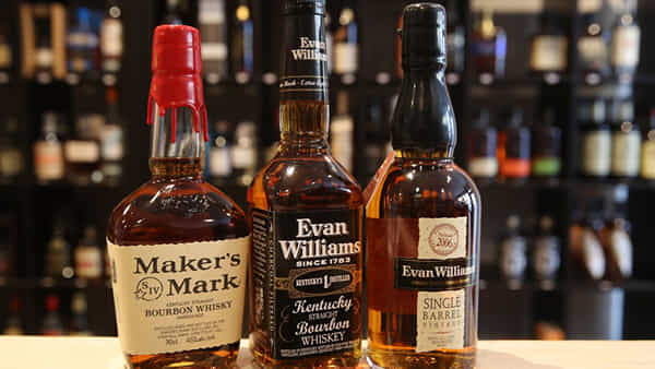 Whiskey: విస్కీ లవర్స్ ఎగిరి గంతేసే వార్త.. ఆ బ్రాండ్పై 50 శాతం సుంకం తగ్గింపు