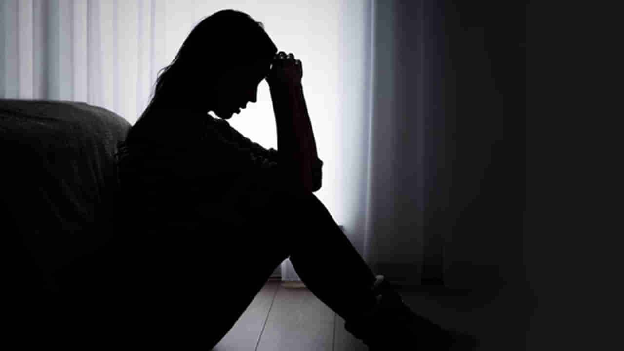 Andhra News:  ఛీ..ఛీ వీడేం భర్త.. డబ్బు కోసం భార్యతో ఆ పని చేయించాడు..