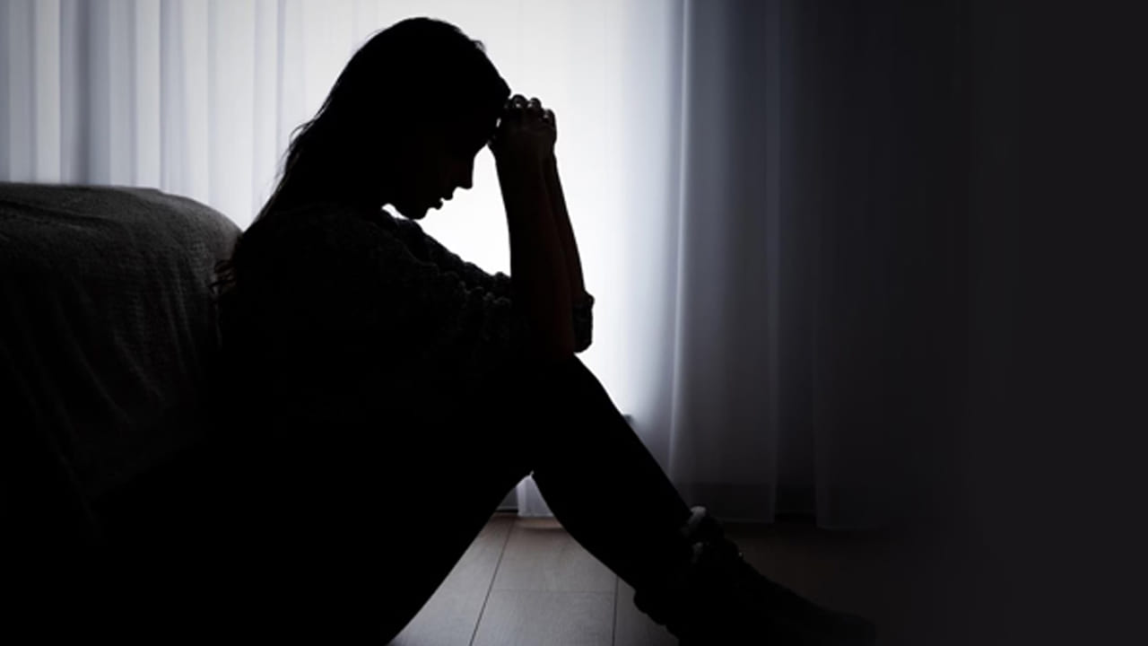 Andhra News:  ఛీ..ఛీ వీడేం భర్త.. డబ్బు కోసం భార్యతో ఆ పని చేయించాడు..