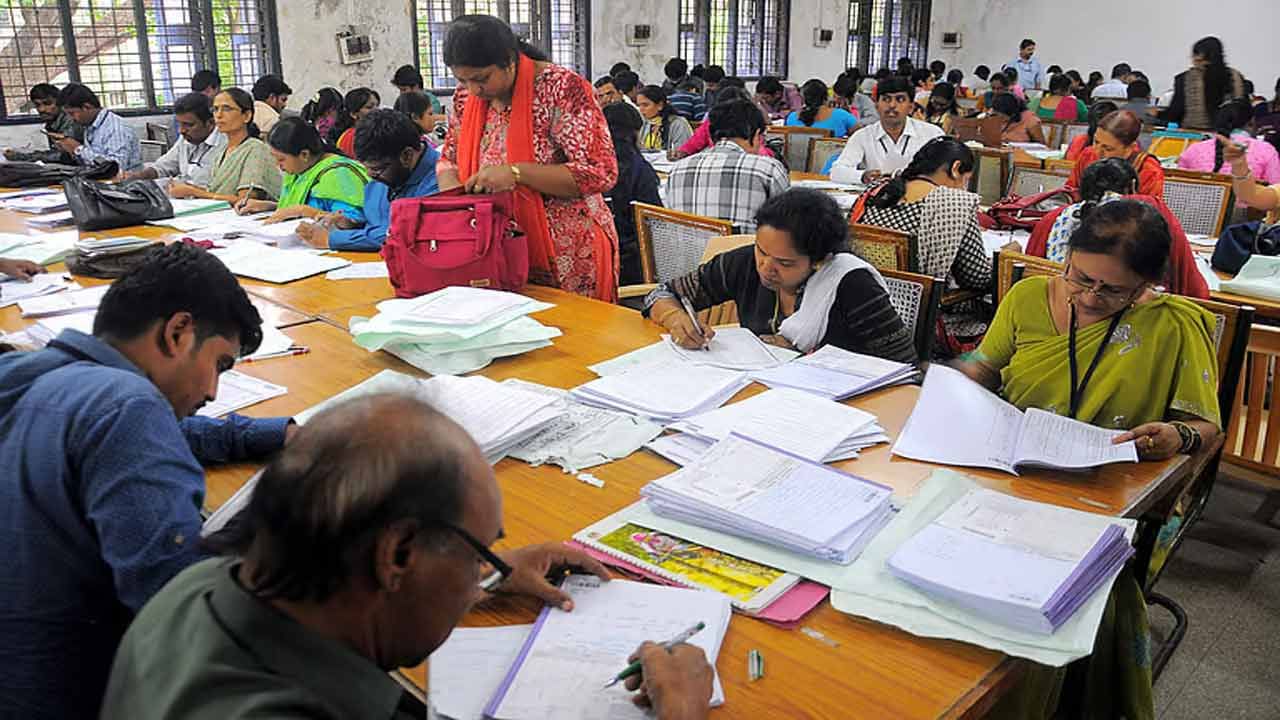 10th Class Paper Evaluation 2025: ఏప్రిల్‌ 7 నుంచే టెన్త్‌ పబ్లిక్‌ పరీక్షల సమాధాన పత్రాల మూల్యంకనం.. ఫలితాలు ఎప్పుడంటే?