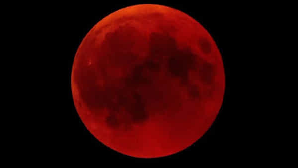 Blood Moon on Holi: హోలీ రోజున ఆకాశంలో అద్భుతం.. బ్లడ్ మూన్.. కన్యా రాశిలో ఏర్పడే చంద్ర గ్రహణం