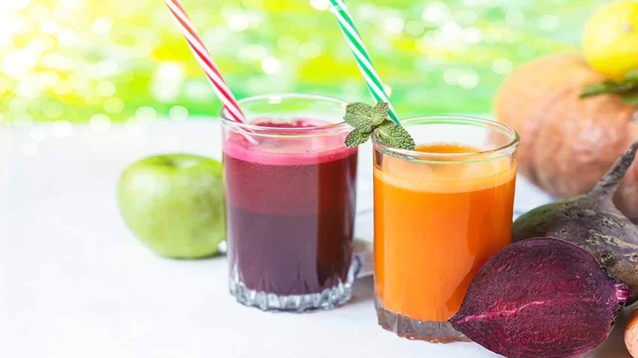 ఏబీసీ జ్యూస్‌లో 8 నుంచి 9 గ్రాముల వరకు షుగర్, విటమిన్లు, ఖనిజాలు, 0. 5 గ్రాముల ప్రోటీన్స్ ఉంటాయి. కాగా ఈ జ్యూస్‌ తాగితే.. హిమోగ్లోబిన్ లెవల్స్ పెరుగుతాయి. దీర్ఘకాలిక వ్యాధులు దరి చేరకుండా ఉంటాయి. కాగా ఖాళీ కడుపుతో ఈ జ్యూస్‌ తాగటం వల్ల శరీరంలోని విష వ్యర్థాలన్నీ క్లీన్ అవుతాయని నిపుణులు చెబుతున్నారు.