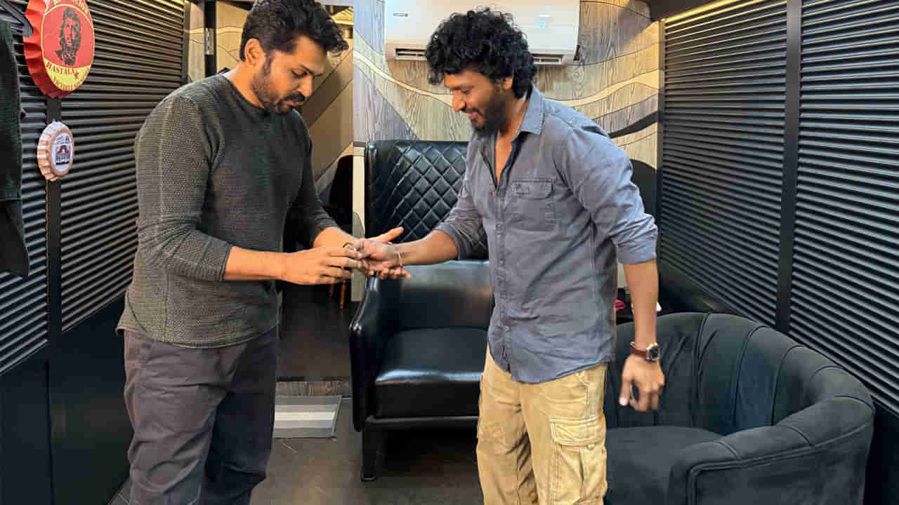 Kaithi 2: ఢిల్లీ మళ్లీ వస్తున్నాడు.. త్వరలోనే ఖైదీ 2.. డైరెక్టర్ లోకేష్‌కి కార్తీ స్పెషల్ గిఫ్ట్