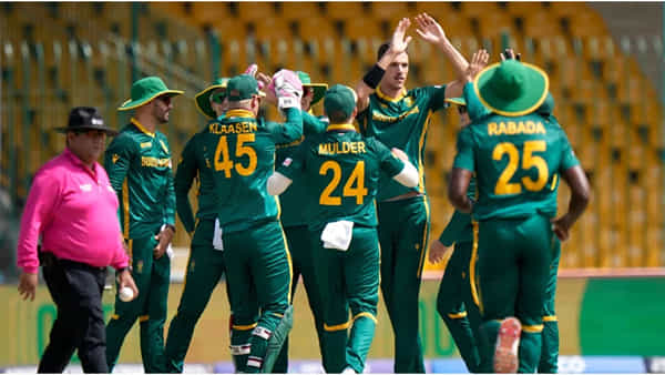 Champions Trophy: సెమీస్కు ముందే సౌతాఫ్రికాకు బ్యాడ్ న్యూస్.. గాయపడిన డేంజరస్ ప్లేయర్?
