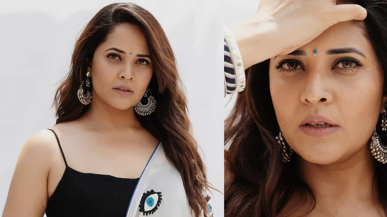 ముఖ్యంగా ఐకాన్ స్టార్ అల్లు అర్జున్ పుష్ప సినిమాలో దాక్షాయని పాత్రలో నటించి మెప్పించింది. ఈ మూవీలో కూడా అనసూయ తన నటనతో అదరగొట్టిందనే చెప్పాలి. ఇక ఈమే వరస సినిమాలతో బిజీగా ఉండటమే కాకుండా సోషల్ మీడియాలో కూడా చాలా యాక్టివ్‌గా ఉంటుంది.