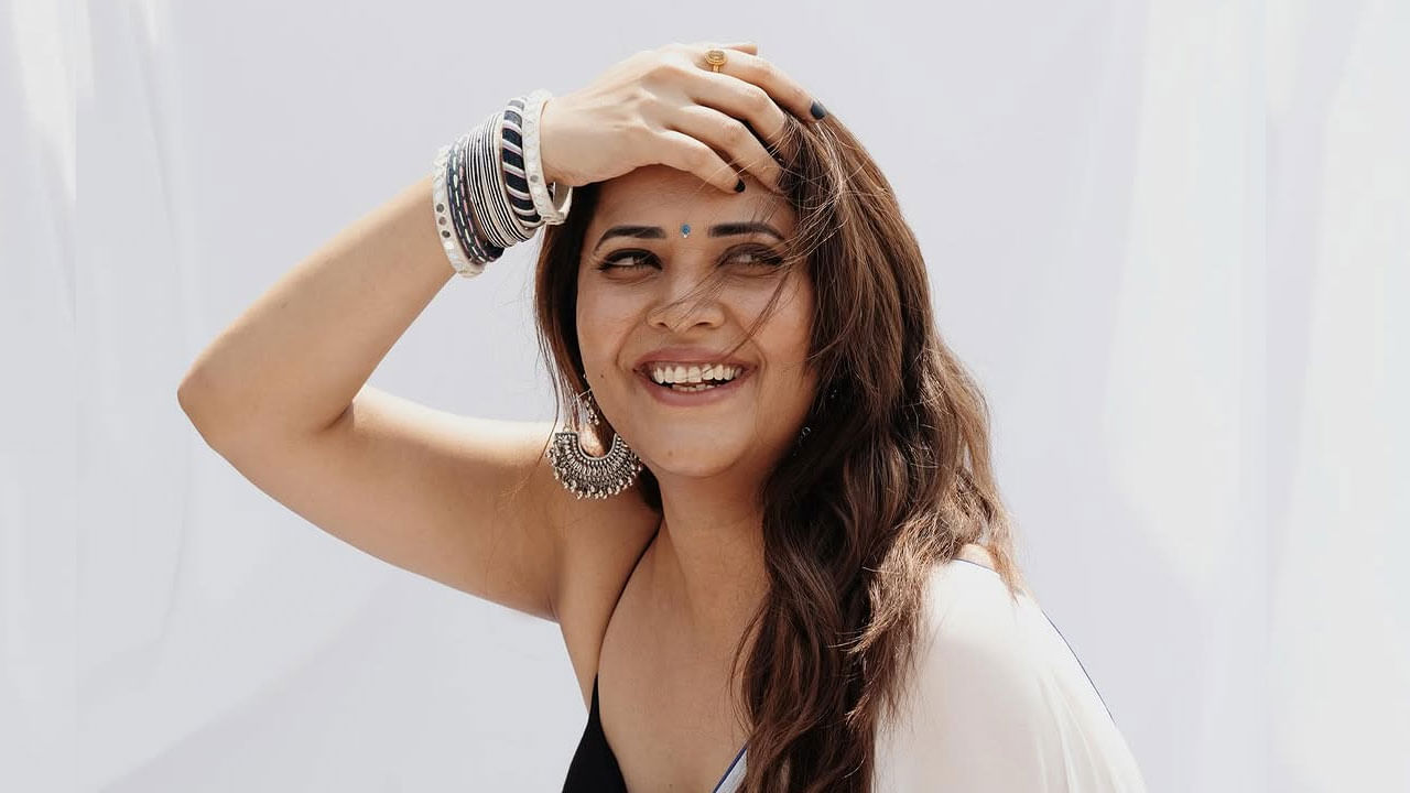 రంగమ్మ అత్తగా తన నటతో విమర్శకుల నుంచి సైతం ప్రశంసలు అందుకుంది. తర్వాత చాలా సినిమాల్లో ఈ ముద్దుగుమ్మకు అవకాశాలు రావడంతో, వచ్చిన ప్రతి అవకాశాన్ని అందిపుచ్చుకొని, చాలా సినిమాల్లో నటించింది.