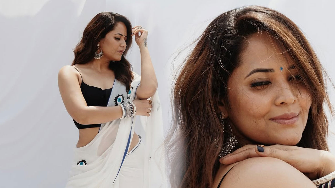 ఇక తాజాగా ఈ చిన్నది తెలుపు రంగు చీరలో తన అందచందాలతో అదరహో అంటుంది.  వైట్ చీరలో ఓయ్యారాలు ఒలుకబోస్తూ చాలా అందంగా కనిపించింది ఈ బ్యూటీ. ప్రస్తుతం ఈ ఫొటోస్ నెట్టింట తెగ వైరల్ అవుతున్నాయి.