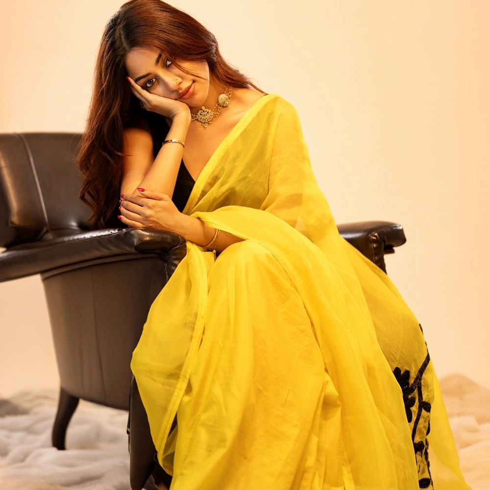 తర్వాత ఆమె పవన్ కళ్యాణ్‌తో "అజ్ఞాతవాసి", అల్లు అర్జున్‌తో "నా పేరు సూర్య" వంటి తెలుగు చిత్రాలలో నటించింది, అయితే ఈ చిత్రాలు ఆశించిన విజయం సాధించలేదు. దాంతో తమిళ్ లో అదృష్టాన్ని పరీక్షించుకుంది. తమిళంలో "తుప్పరివాలన్" (2017)తో అరంగేట్రం చేసిన ఈబ్యూటీ, "నమ్మ వీట్టు పిళ్లై" (2019) చిత్రంతో కమర్షియల్ విజయం సాధించింది.