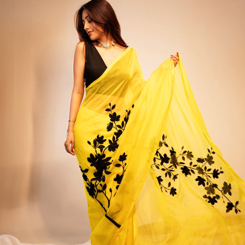 ఆ తర్వాత, 2016లో "యాక్షన్ హీరో బిజు" అనే మలయాళ చిత్రంతో కథానాయికగా అడుగుపెట్టింది. అదే సంవత్సరంలో తెలుగులో "మజ్ను" చిత్రంలో నాని సరసన నటించి, తెలుగు ప్రేక్షకులకు పరిచయమైంది. ఈ చిత్రంలో ఆమె నటనప్రేక్షకులను మెప్పించింది. 