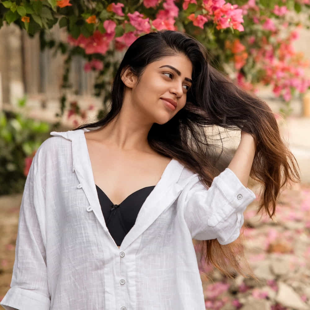 ఈ సినిమా బాంధవి శ్రీధర్ మంచి గుర్తింపును తెచ్చిపెట్టింది. దాంతో ఆఫర్స్ కూడా క్యూ కట్టాయి. బాంధవి శ్రీధర్ హీరోయిన్గా అడుగుపెట్టడానికి ముందు చైల్డ్ ఆర్టిస్ట్గా కూడా పనిచేసింది. ఆమె "మిస్టర్ పర్ఫెక్ట్", "రభస", "మొగుడు", "రామయ్య వస్తావయ్య", "మజ్ను" వంటి తెలుగు సినిమాల్లో చిన్న పాత్రల్లో కనిపించింది.