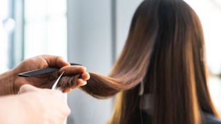 పాము కాటు విరుగుడుకు మందును అందించి, కోట్లు సంపాదిస్తున్న ఆ భారతీయులు ఎవరు?