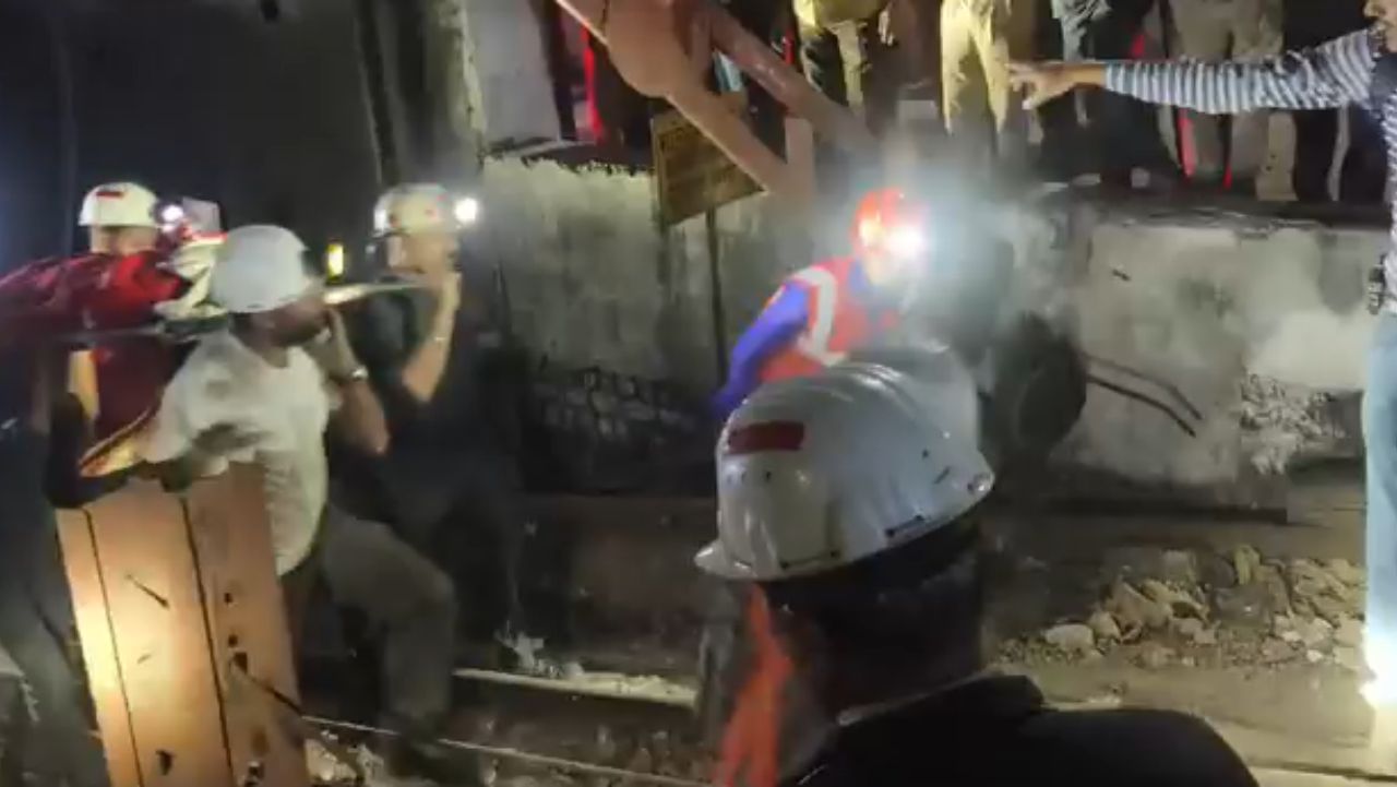 బేతుల్ బొగ్గు గనిలో కుప్పకూలిన స్లాబ్.. ముగ్గురు మృతి.. కొనసాగుతున్న రెస్క్యూ ఆపరేషన్