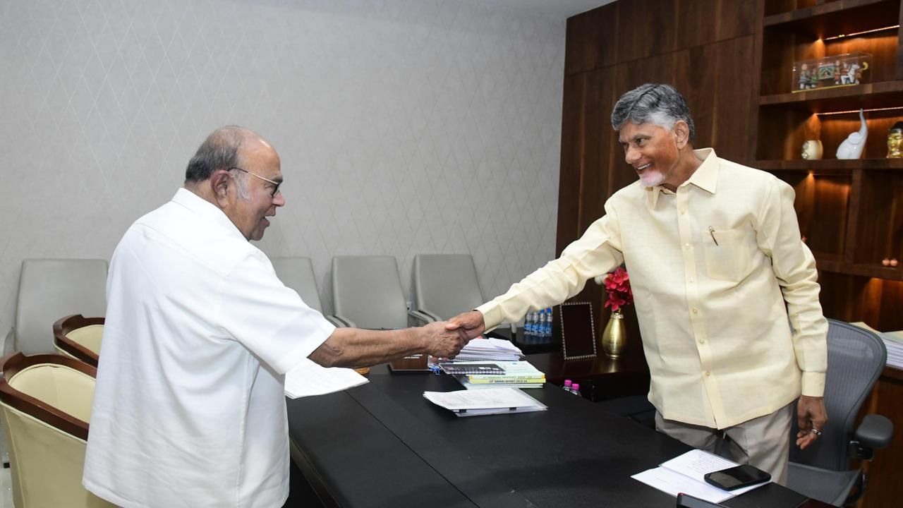 Chandrababu Naidu: మాజీ మంత్రి జనార్థన్ రెడ్డికి సిఎం చంద్రబాబు ఆత్మీయ పలకరింపు