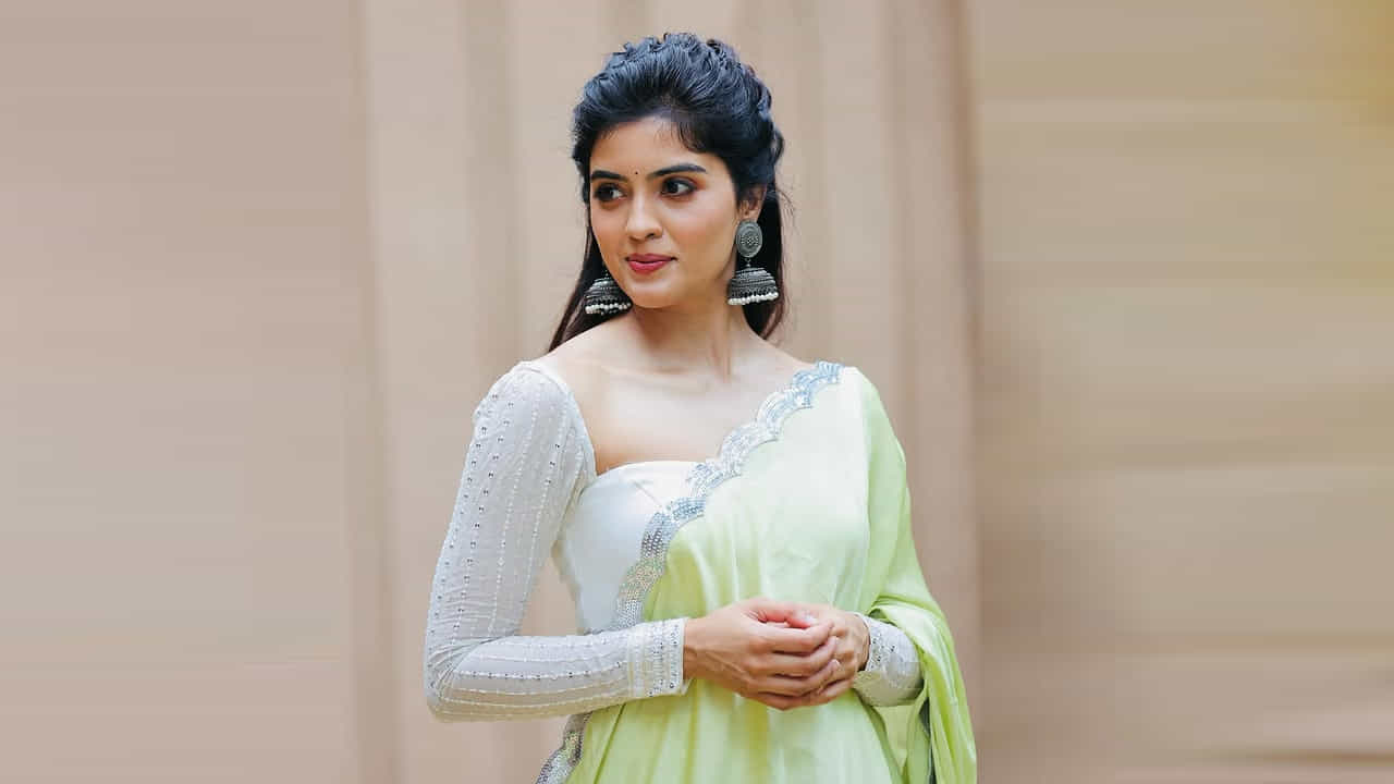 తర్వాత కాళిలో విజయ్ ఆంటోని సరసన ప్రధాన పాత్ర పోషించింది. 2019లో వినయ్ రాజ్కుమార్ నటించిన గ్రామాయణంతో కన్నడలో అరంగేట్రం చేయాల్సింది. కానీ నిర్మాతకు కోవిడ్ రావడంతో ప్రాజెక్ట్ ఆగిపోయింది. అదే ఆమె అట్లీ దర్శకత్వంవచ్చిన విజయ్ దళపతి బిగిల్ సినిమాలో తమిళనాడు ఫుట్బాల్ జట్టు కెప్టెన్ తెండ్రాల్ పాత్రను పోషించింది.