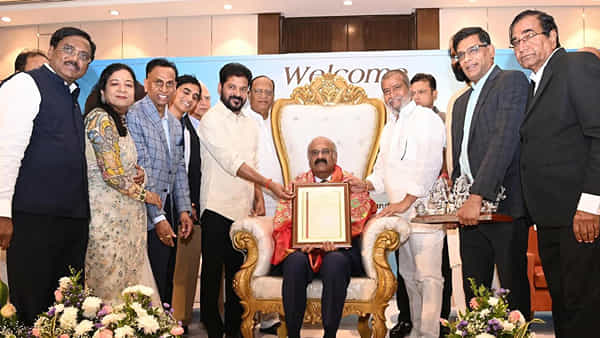 Revanth Reddy: ప్రతి ఒక్కరికి డిజిటల్ హెల్త్ కార్డులు.. హెల్త్ టూరిజం హబ్గా హైదరాబాద్..