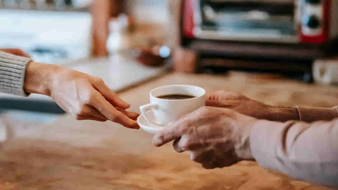 పుట్టింటి నుంచి అత్తారింటికి తీసుకొచ్చాడని.. భర్త తాగే కాఫీలో..!