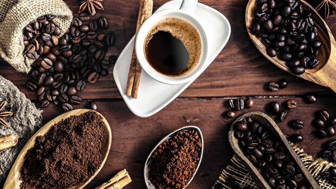 ఇక కాఫీ తాగిన తర్వాత నీరు తాగడం వలన కొందరిలో తలనొప్పి లాంటి సమస్యలు కూడా వస్తాయంట. అందువలన వీలైనంత వరకు కాఫీ తాగడానికి ముందే మంచి నీరు తాగడం చాలా ఉత్తమం అంట.