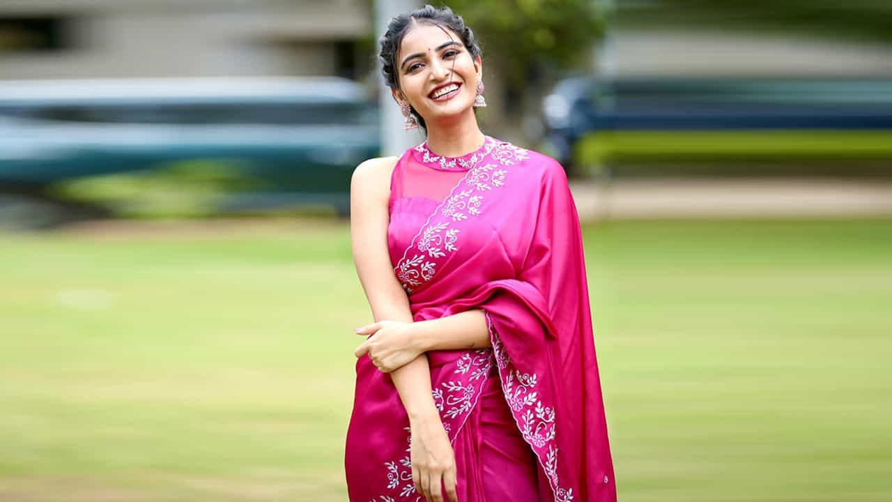 2019లో ప్రియాదర్శికి జోడిగా మల్లేశం అనే ఓ తెలుగు బయోపిక్ చిత్రంలో కథానాయకిగా తెలుగు ప్రేక్షకులకు పరిచయం అయింది ఈ ముద్దుగుమ్మ. తర్వాత 2021లో ప్లే బ్యాక్ అనే ఓ సైన్స్ ఫిక్షన్ సినిమాలో కీలక పాత్రలో నటించి మెప్పించింది ఈ అందాల భామ.