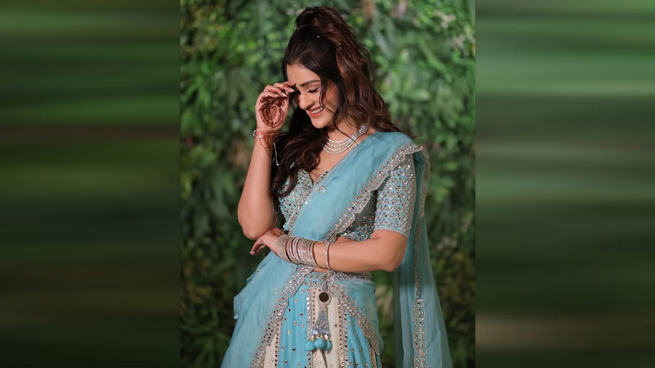 తన తల్లిదండ్రులతో కలిసి ముంబైలో నివసిస్తున్న ఈ బ్యూటీకి చిన్నతనం నుంచే నటన పై ఆశక్తితో గ్రాడ్యుయేషన్ తర్వాత చిత్రసీమలో అడుగుపెట్టింది. ముందుగా బుల్లితెరపై తన కెరీర్ మొదలుపెట్టింది ఈ వయ్యారి భామ.