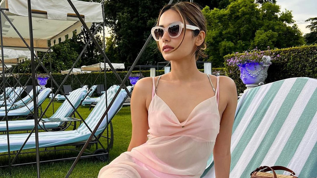 న్యూ ఢిల్లీలో సెయింట్ థామస్ స్కూల్  చదువుకుంది. 12వ తరగతిలో ఇంగ్లీష్ సబ్జెక్ట్‌లో ఆల్ ఇండియా CBSE టాపర్‌గా నిలిచింది. ఆమె బోర్డులో 96 శాతం స్కోర్ చేసింది. ఆమె తన మొదటి ప్రయత్నంలోనే ఆల్ ఇండియా ప్రీ మెడికల్ టెస్ట్ (ఇప్పుడు, NEET)లో ఉత్తీర్ణత సాధించింది. ఆమె సోనిపట్‌లోని భగత్ ఫూల్ సింగ్ మెడికల్ కాలేజీలో మెడికల్ డిగ్రీ (MBBS) చదువుతోంది.