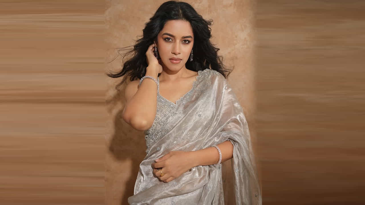 బెంగుళూరులోని ఈస్ట్ పాయింట్ కాలేజ్ ఆఫ్ ఇంజినీరింగ్ అండ్ టెక్నాలజీ నుండి ఎలక్ట్రానిక్స్ అండ్ కమ్యూనికేషన్లో బ్యాచిలర్ డిగ్రీ పట్టభద్రురాలైంది. బెంగుళూరులోని IBMలో సాఫ్ట్వేర్ ప్రొఫెషనల్గా పనిచేసింది. నటనపై ఆసక్తితో తన ఉద్యోగాన్ని విడిచిపెట్టింది.
